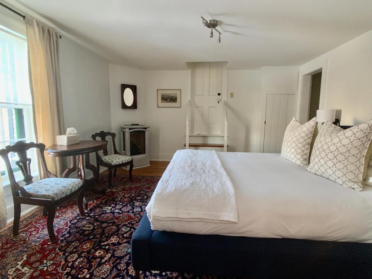 Woodbourne Inn Niagara-on-the-Lake ภายนอก รูปภาพ
