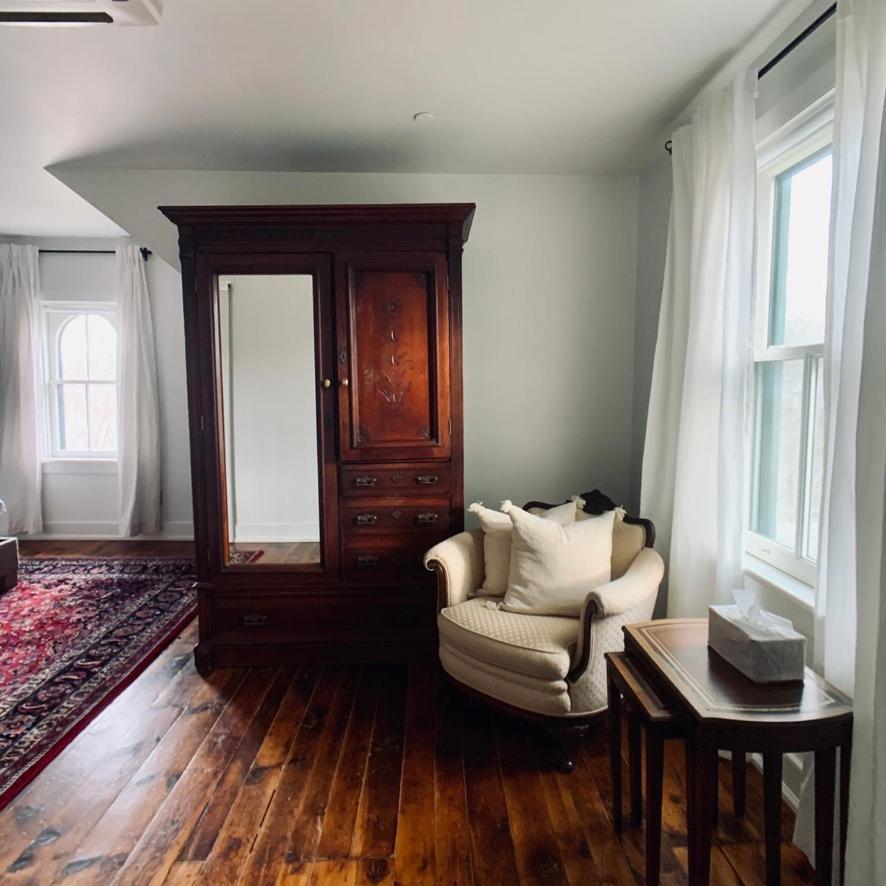 Woodbourne Inn Niagara-on-the-Lake ภายนอก รูปภาพ